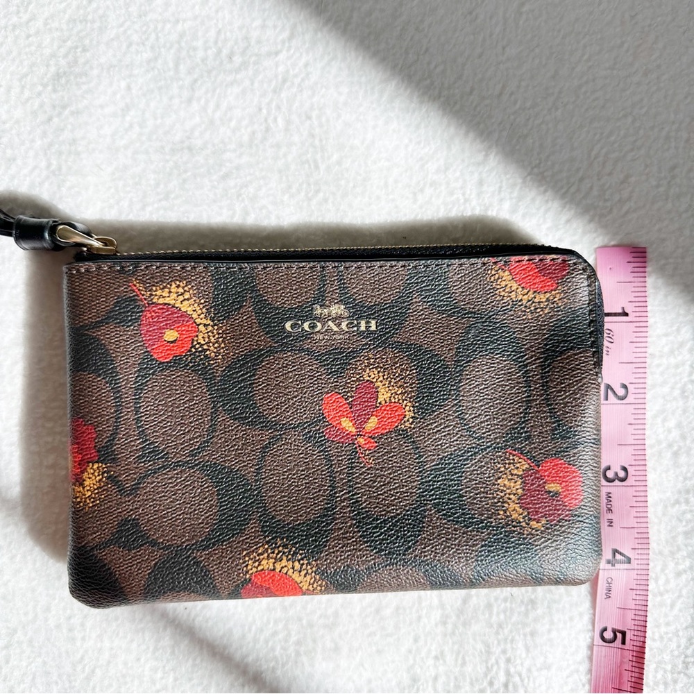 Coach Signature Poppy Floral Corner Zip Wristlet in Brown Black Multi NEW - Picture 16 of 16